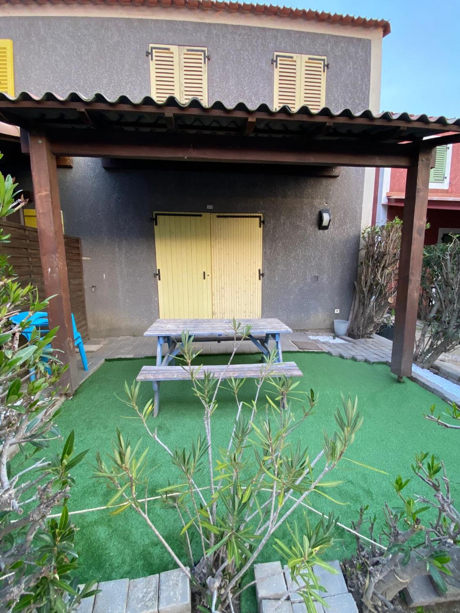 Belle Marina En Bord D'Etang Villa Le Barcares Exterior photo
